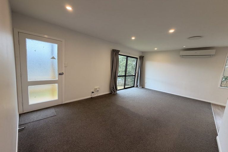 Photo of property in 53 Sunvue Road, Glen Eden, Auckland, 0602