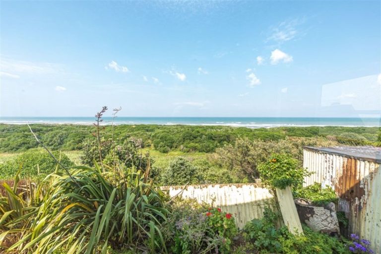 Photo of property in 93 Karaka Street, Castlecliff, Whanganui, 4501