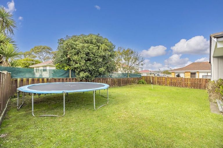 Photo of property in 34 Aviemore Drive, Highland Park, Auckland, 2010