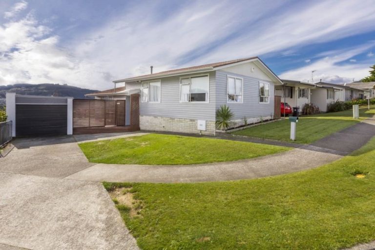 Photo of property in 17 Greenwich Grove, Stokes Valley, Lower Hutt, 5019
