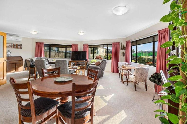 Photo of property in 3 Russell Street, Marton, 4710