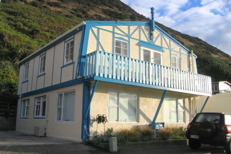 Photo of property in 122 Owhiro Bay Parade, Owhiro Bay, Wellington, 6023