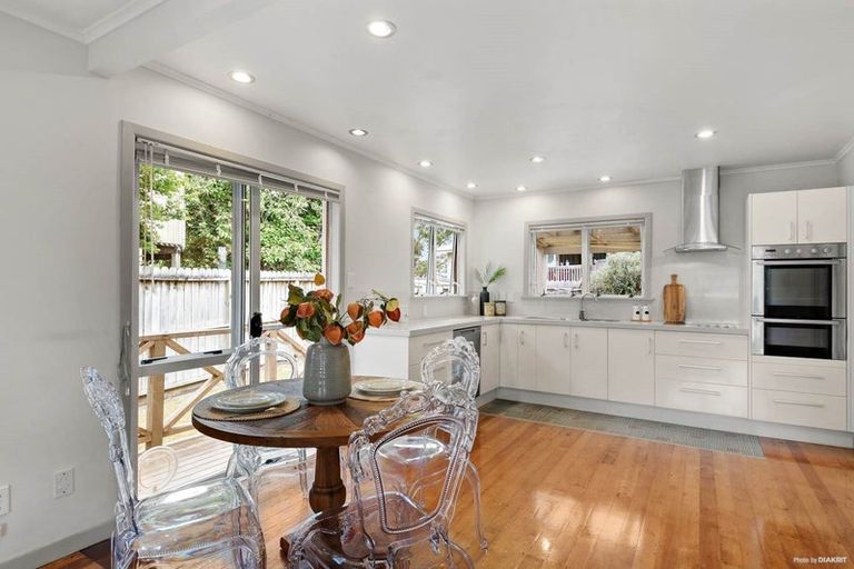 Photo of property in 20 Spence Road, Henderson, Auckland, 0612