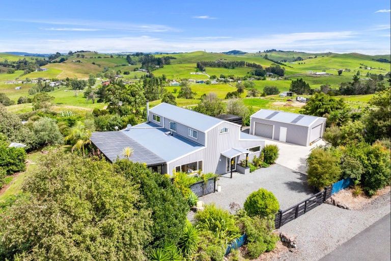 Photo of property in 215 Valley View Road, Otaika, Whangarei, 0170