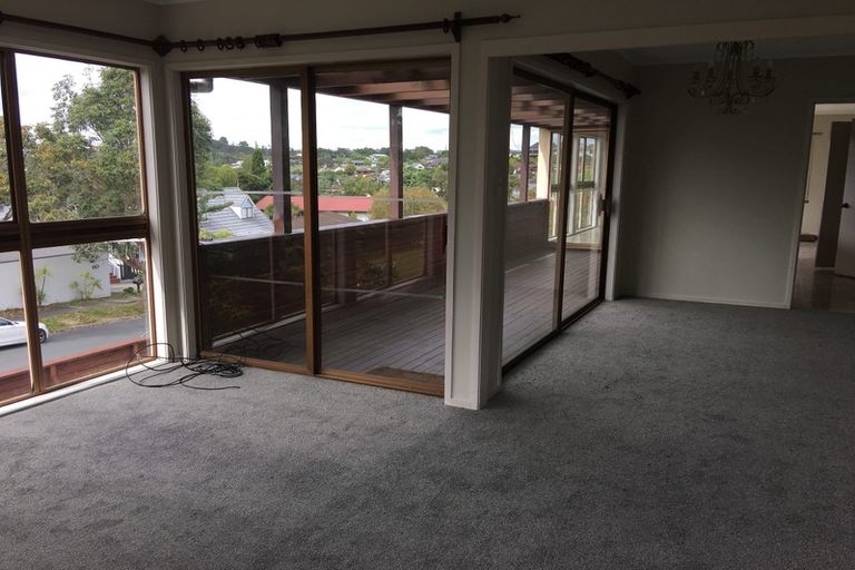 Photo of property in 65 Chelsea View Drive, Chatswood, Auckland, 0626
