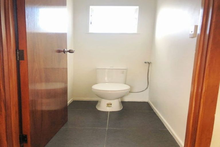 Photo of property in 3 Trinidad Road, Sunnynook, Auckland, 0620