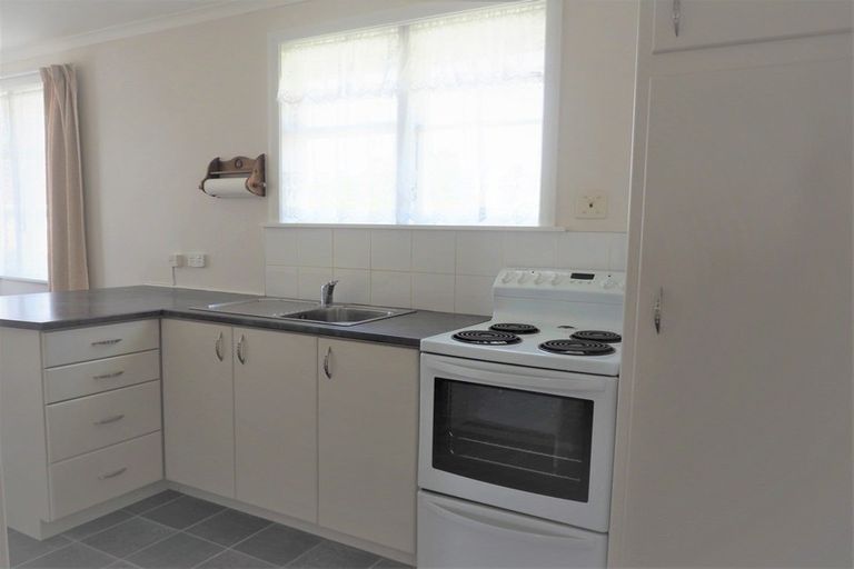 Photo of property in 77 Stout Street, Shannon, 4821