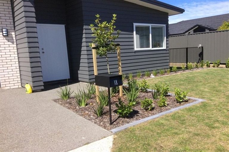 Photo of property in 18 Raynor Crescent, Pyes Pa, Tauranga, 3112