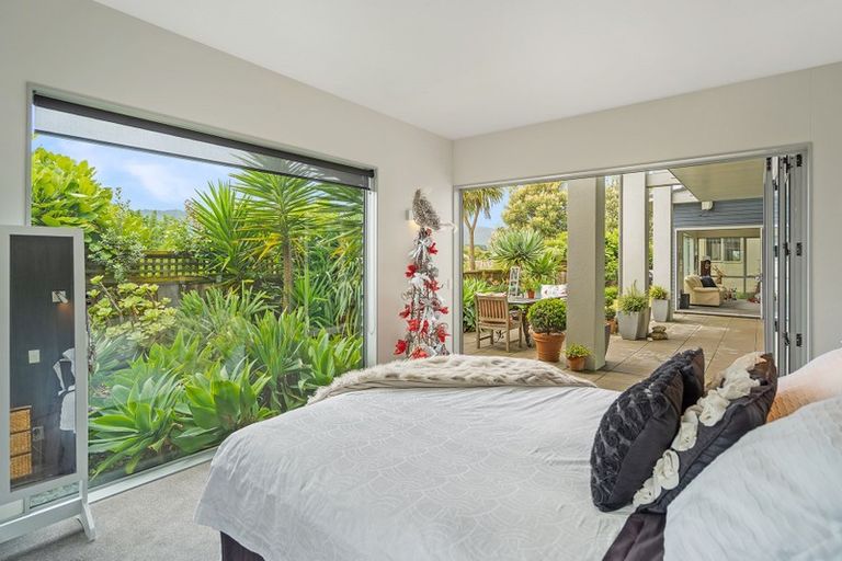 Photo of property in 18 Olliver Grove, Waikanae Beach, Waikanae, 5036