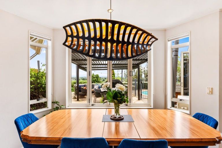 Photo of property in 15 Woodford Heights, Havelock North, 4130