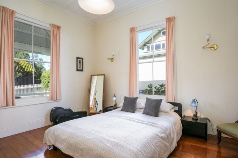 Photo of property in 31 Cameron Road, Bluff Hill, Napier, 4110