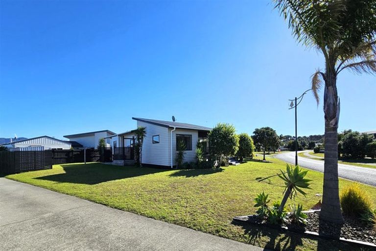 Photo of property in 125 Kelly Jade Avenue, Matarangi, Whitianga, 3592