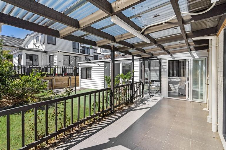 Photo of property in 8 Lowburn Place, Clover Park, Auckland, 2019