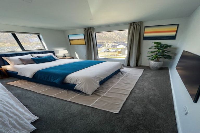 Photo of property in 16 Grain Close, Jacks Point, 9371