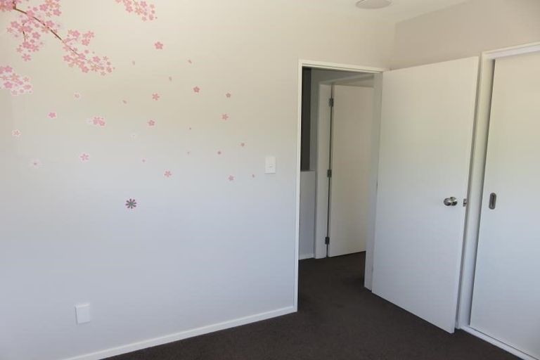 Photo of property in 36a Horokiwi Road West, Newlands, Wellington, 6037