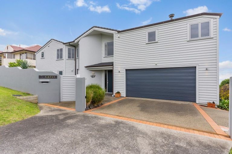 Photo of property in 1/3 Katui Street, Castor Bay, Auckland, 0620