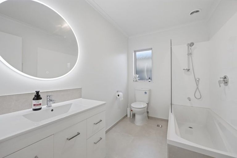 Photo of property in 16 Harore Road, Takanini, 2112
