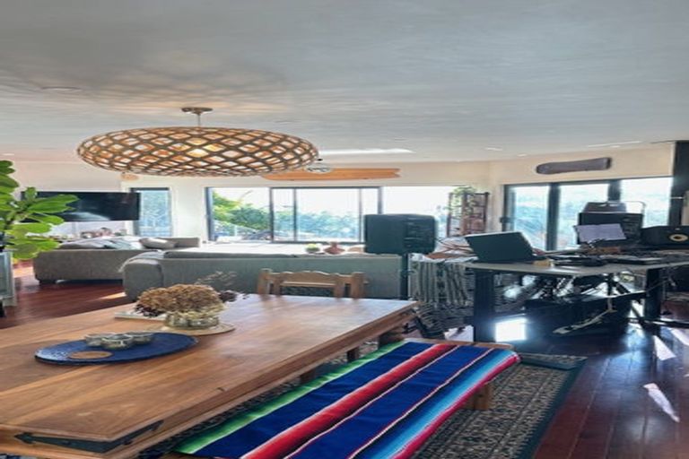 Photo of property in 22 Domain Crescent, Muriwai, Waimauku, 0881