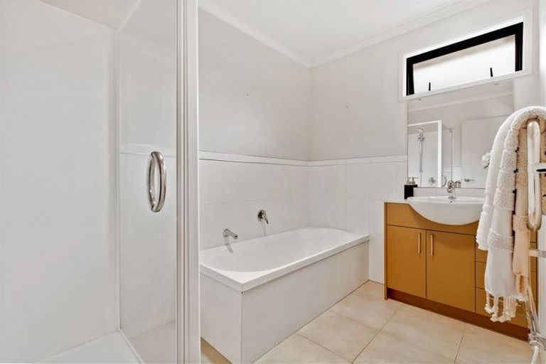 Photo of property in 42 Greenbough Lane, Greenhithe, Auckland, 0632