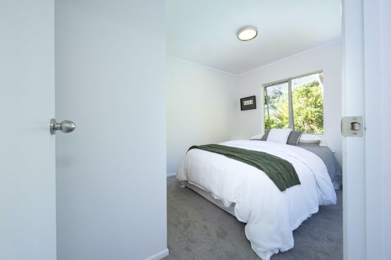 Photo of property in 22 Beach Valley Road, Piha, 0772