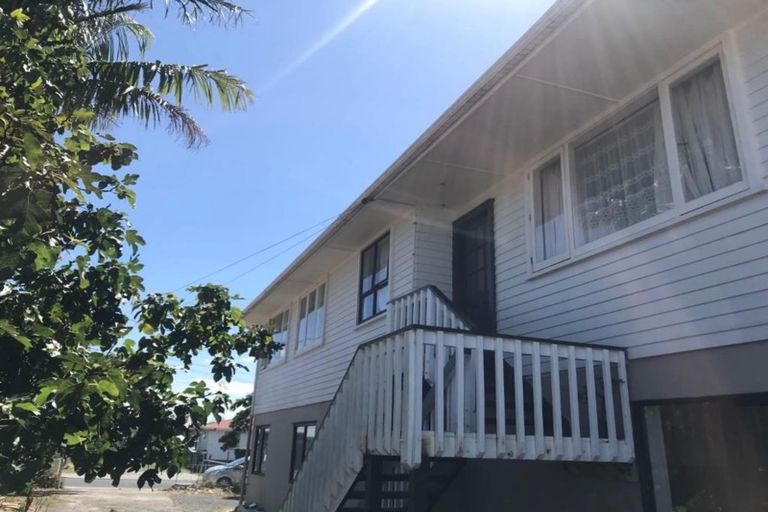 Photo of property in 7 Kiernan Place, Kelston, Auckland, 0602