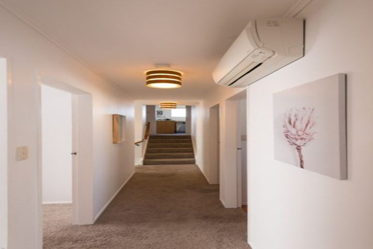 Photo of property in 33 Saint Aidans Way, Tawa, Wellington, 5028