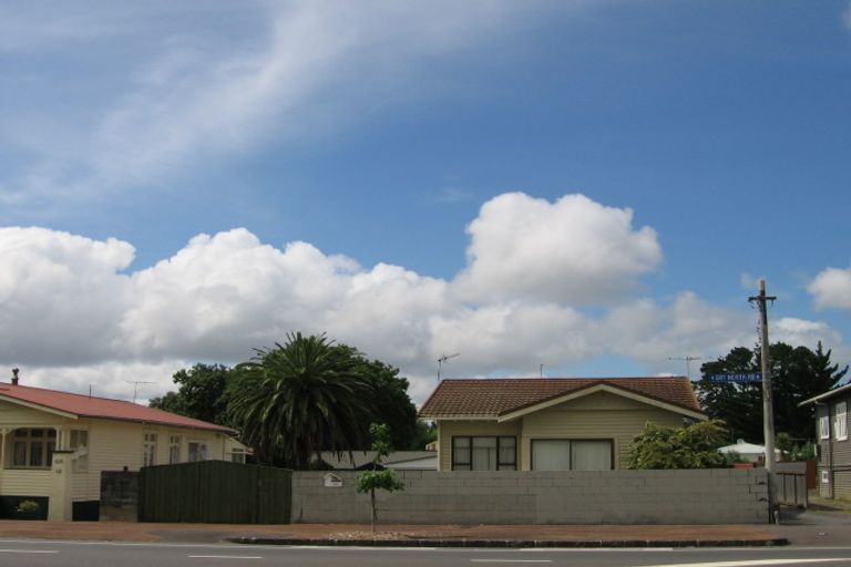 Photo of property in 1032 Great North Road, Point Chevalier, Auckland, 1022