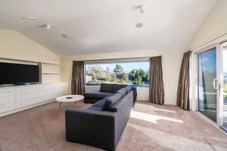 Photo of property in 5 Pukenamu Road, Rainbow Point, Taupo, 3330