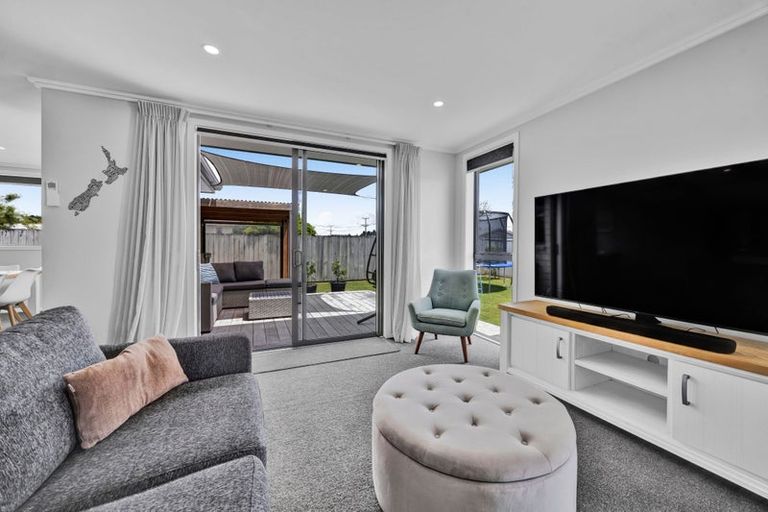 Photo of property in 1a Carrington Street, Inglewood, 4330