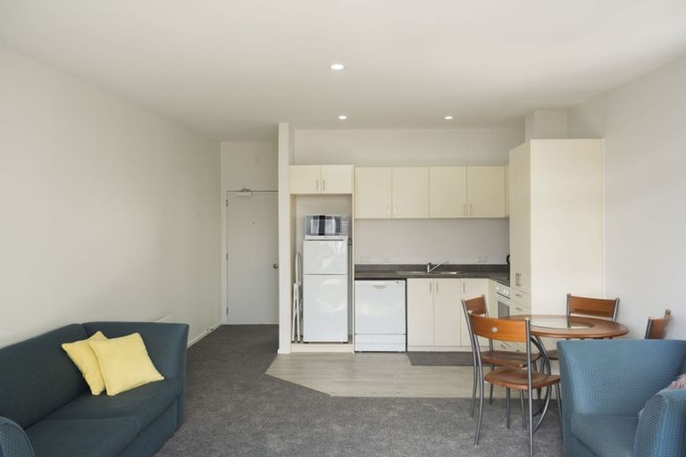 Photo of property in Pirie Street Townhouses, 9/35 Pirie Street, Mount Victoria, Wellington, 6011