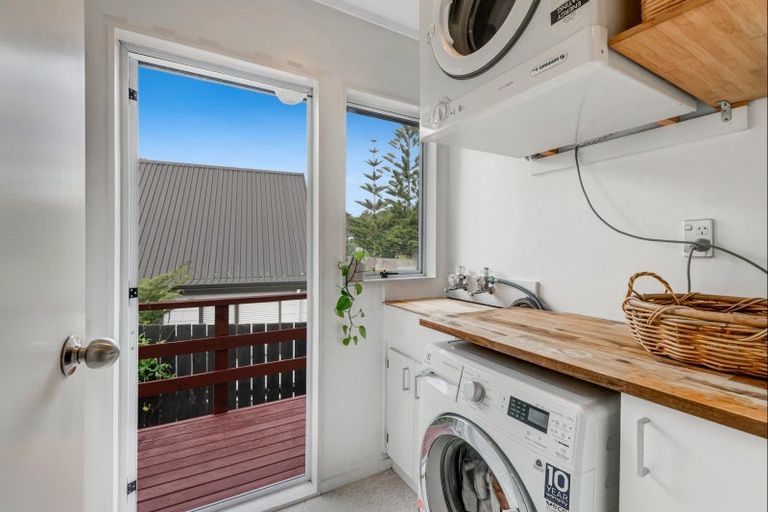 Photo of property in 29 Shadon Place, Stanmore Bay, Whangaparaoa, 0932