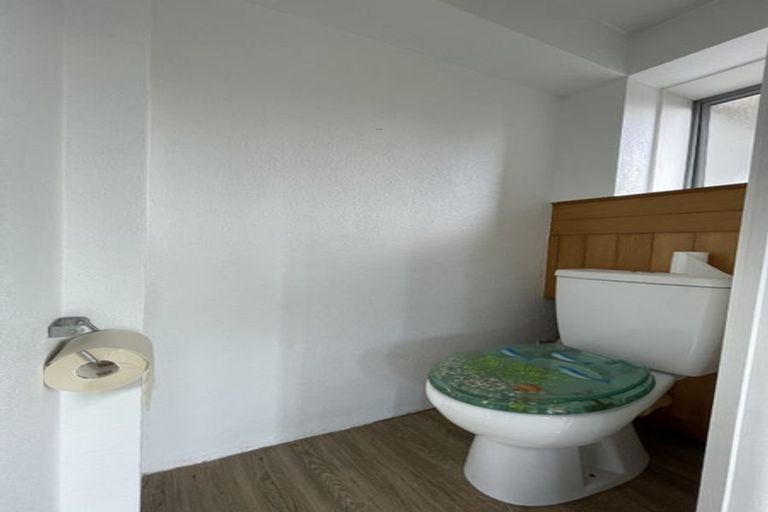 Photo of property in 627 Beach Road, Rothesay Bay, Auckland, 0630