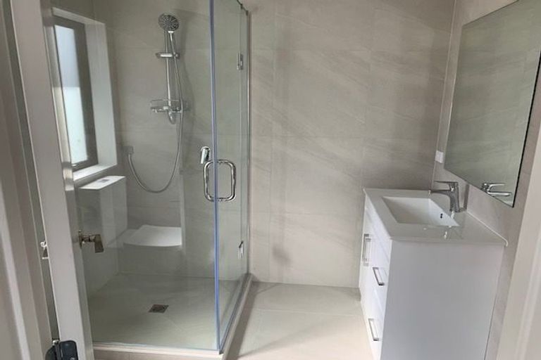 Photo of property in 9a Jillteresa Crescent, Half Moon Bay, Auckland, 2012