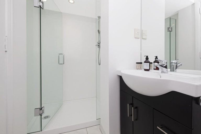 Photo of property in 21a Snowdon Road, Fendalton, Christchurch, 8052