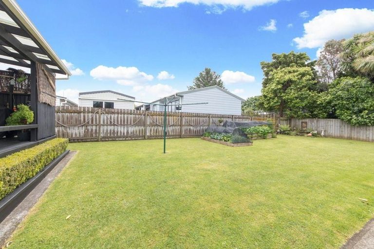 Photo of property in 6 Woodford Avenue, Henderson, Auckland, 0610