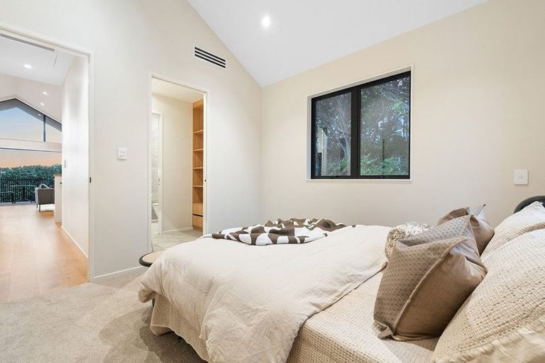 Photo of property in 15c Kiri Place, Mairangi Bay, Auckland, 0630