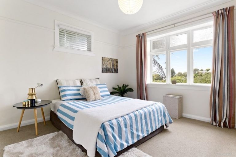 Photo of property in 4 Raroa Crescent, Northland, Wellington, 6012