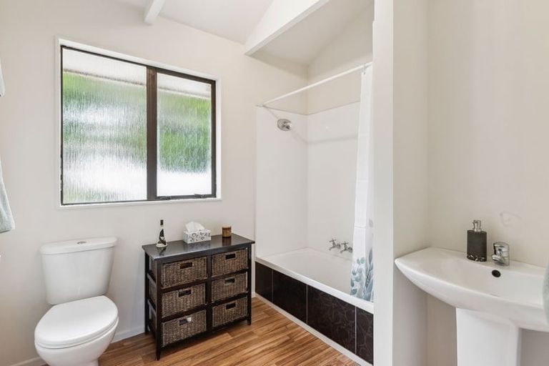 Photo of property in 25 Hookway Grove, Paraparaumu, 5032