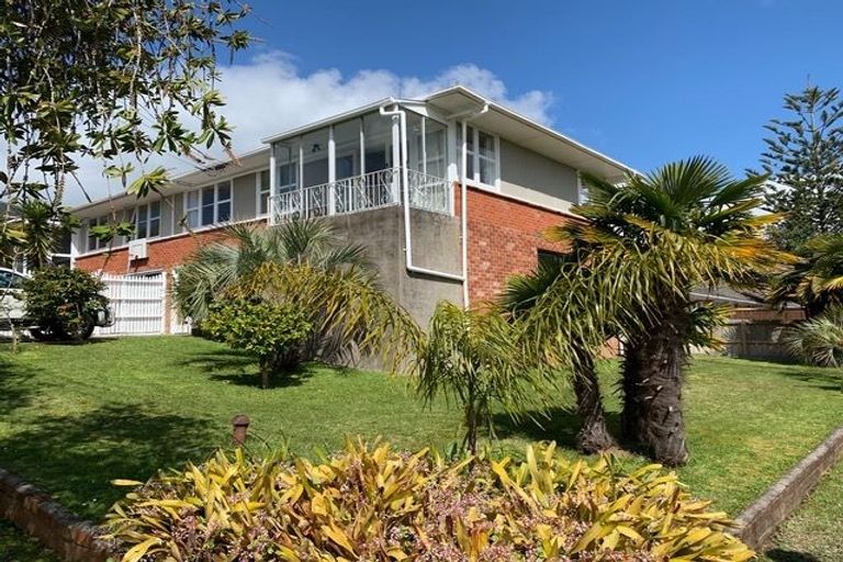Photo of property in 1/1 Appleyard Crescent, Meadowbank, Auckland, 1072