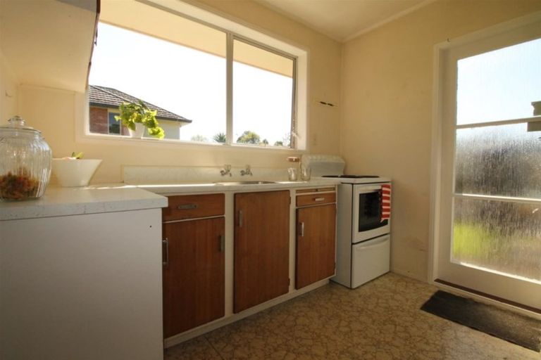 Photo of property in 2/22 La Perouse Street, Botany Downs, Auckland, 2010