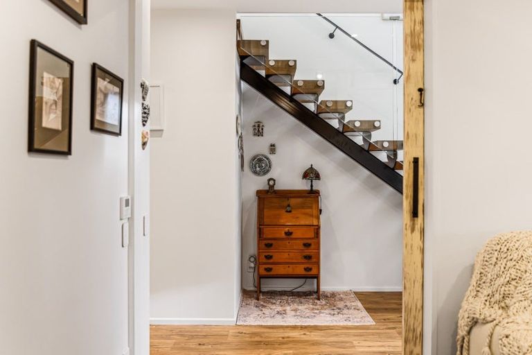 Photo of property in 46 St Michaels Avenue, Point Chevalier, Auckland, 1022