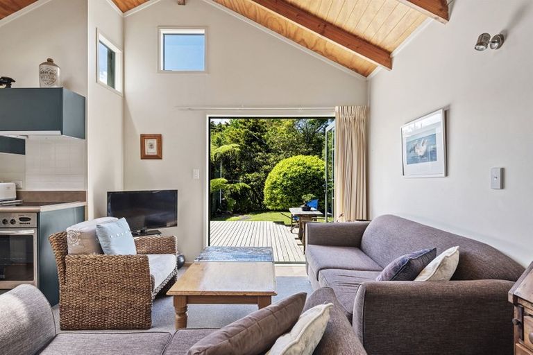 Photo of property in 230 Onewa Road, Birkenhead, Auckland, 0626