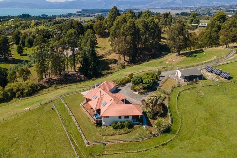 Photo of property in 76 Stagecoach Road, Upper Moutere, 7173