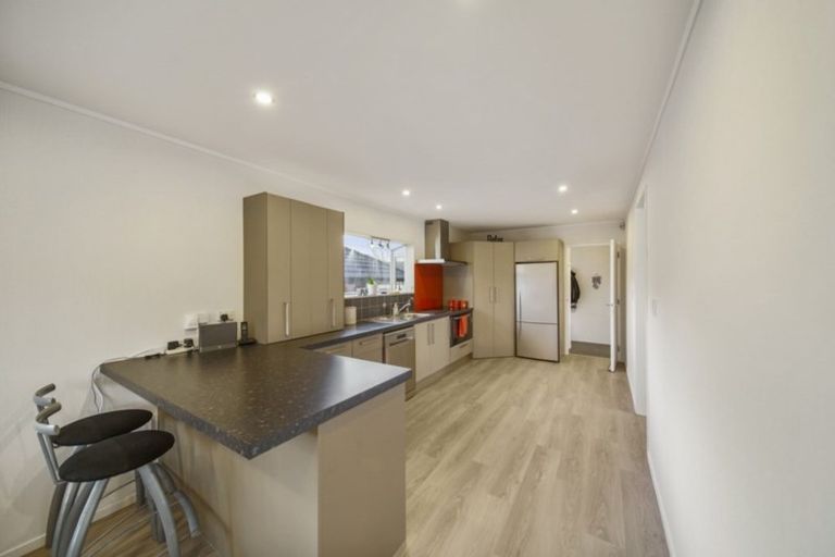 Photo of property in 8 Evanda Crescent, Conifer Grove, Takanini, 2112