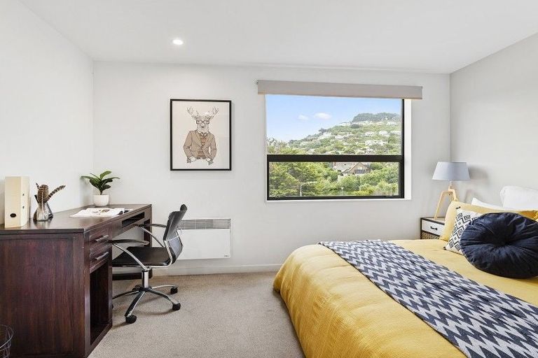 Photo of property in 1/8 Thatcher Crescent, Crofton Downs, Wellington, 6035