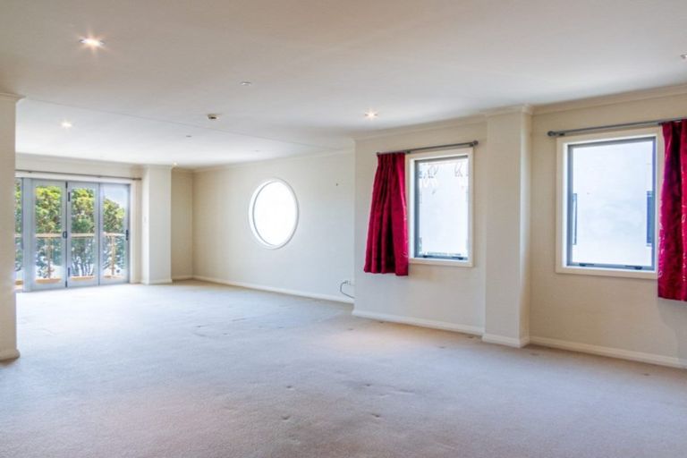 Photo of property in White Isle Apartments, 8/23 Quay Street, Whakatane, 3120