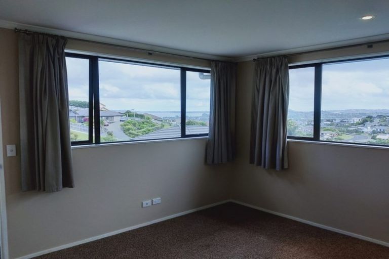 Photo of property in 5 Waldorf Crescent, Orewa, 0931