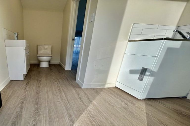 Photo of property in 38 Kervil Avenue, Te Atatu Peninsula, Auckland, 0610