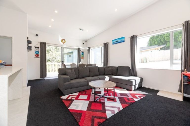 Photo of property in 27f Rehia Road, Massey, Auckland, 0614