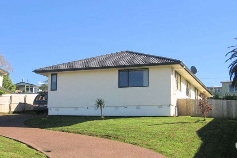 Photo of property in 17 San Carlo Court, Henderson, Auckland, 0612